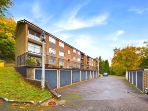 GARAGES & FLAT BLOCK- click for photo gallery